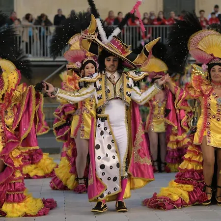 White Lotus 10 Of 10 *